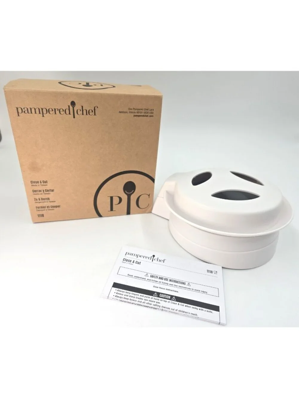 Pampered Chef Close and Cut 1118 Cut Multipurpose Food Slicer Cut Safely